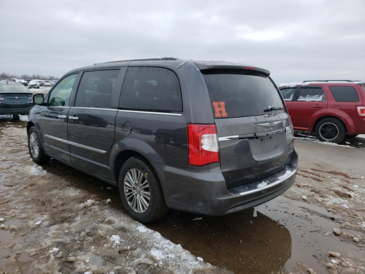 Photo 3 from auction – 2015 CHRYSLER TOWN & COU with VIN 2C4RC1CG3FR546450