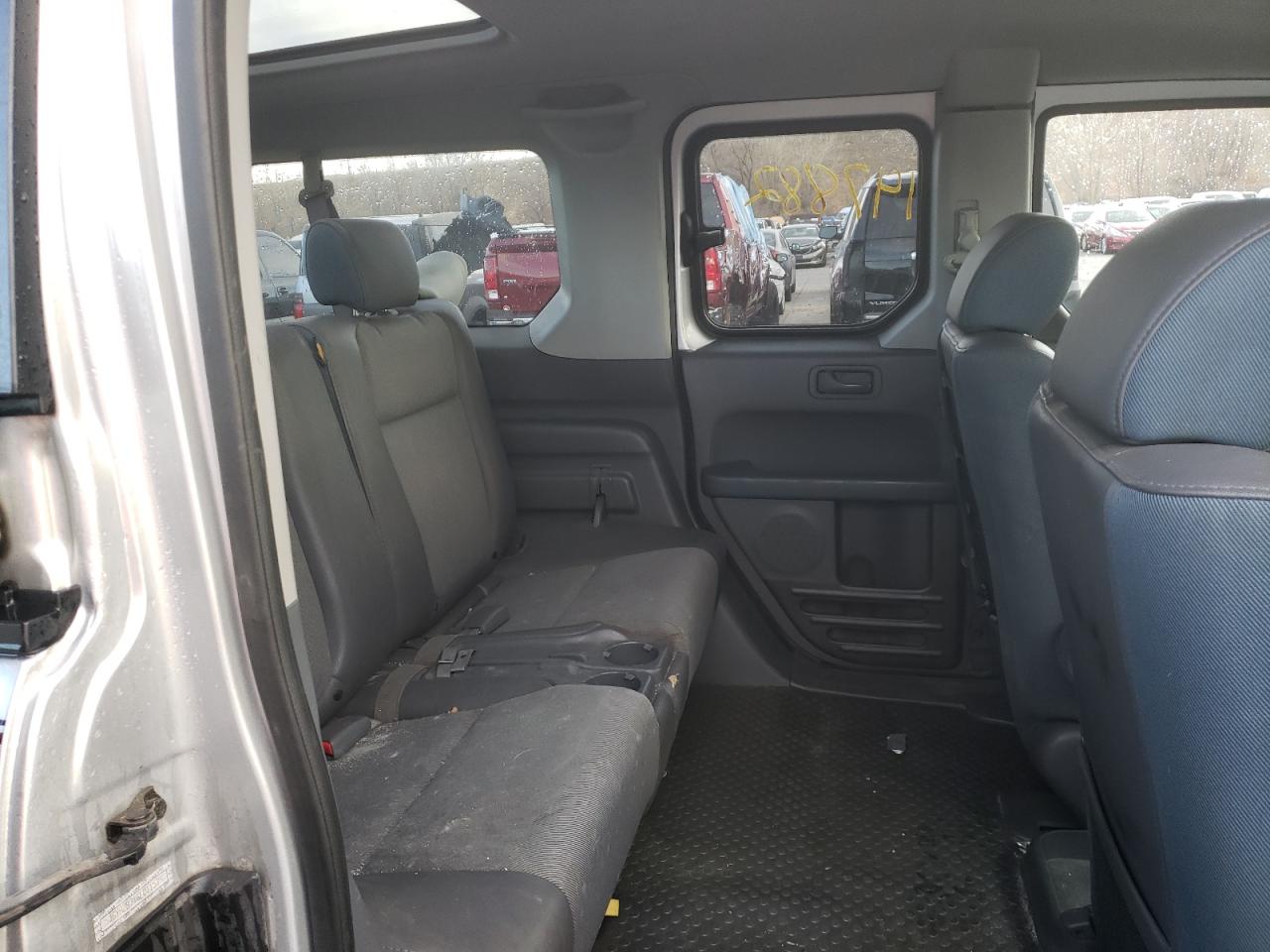 Photo 6 from auction – 2006 HONDA ELEMENT EX with VIN 5J6YH287X6L011579