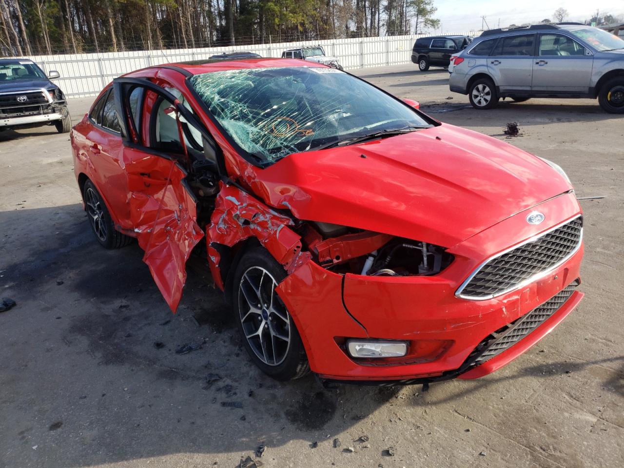 FORD FOCUS SE 2015 with VIN 1FADP3F22FL238386 - Photo from auction