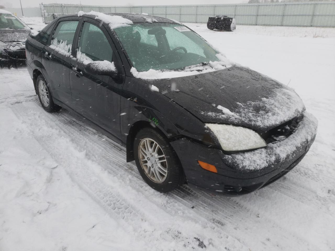 FORD FOCUS ZX4 2005 with VIN 1FAFP34N45W161667 - Photo from auction