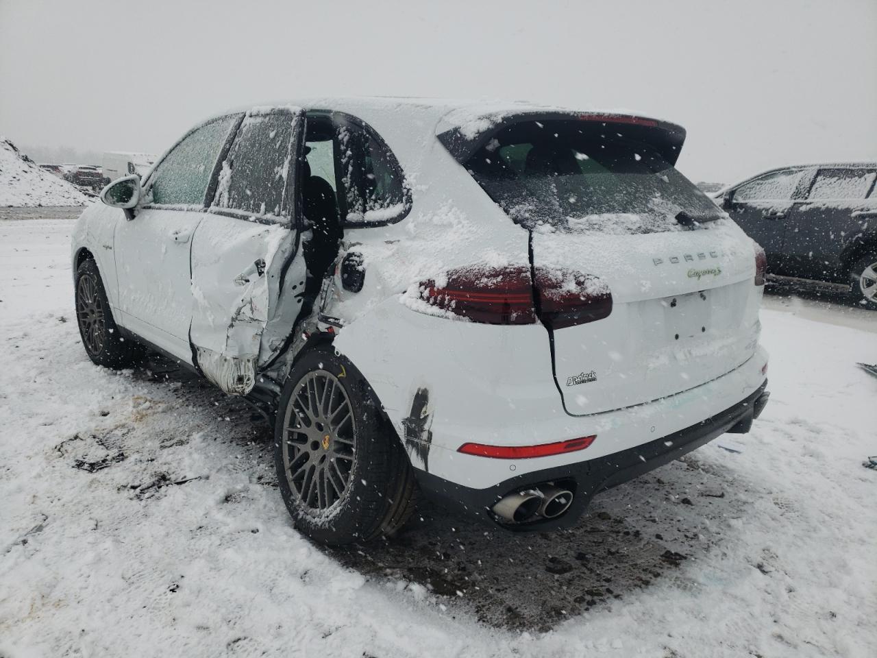 Photo 3 from auction – 2017 PORSCHE CAYENNE SE with VIN WP1AE2A20HLA73766