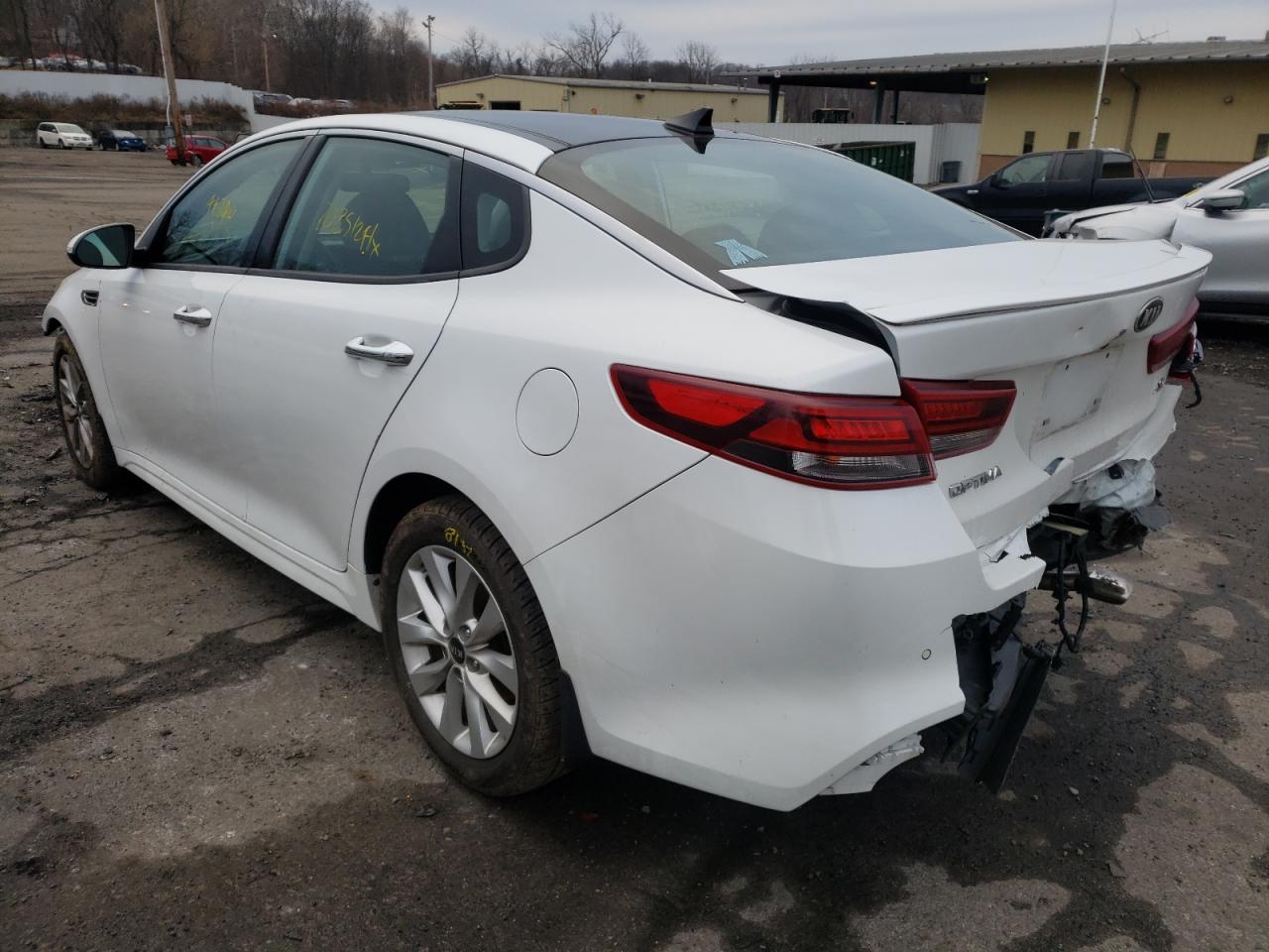 Photo 3 from auction – 2018 KIA OPTIMA LX with VIN 5XXGT4L30JG245660