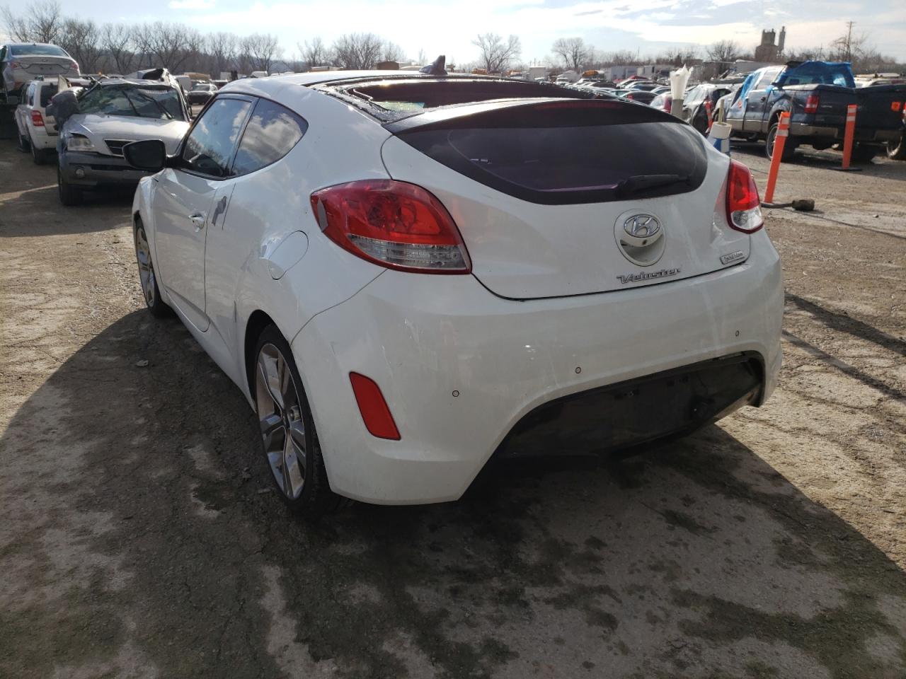 Photo 3 from auction – 2014 HYUNDAI VELOSTER with VIN KMHTC6AD1EU196972