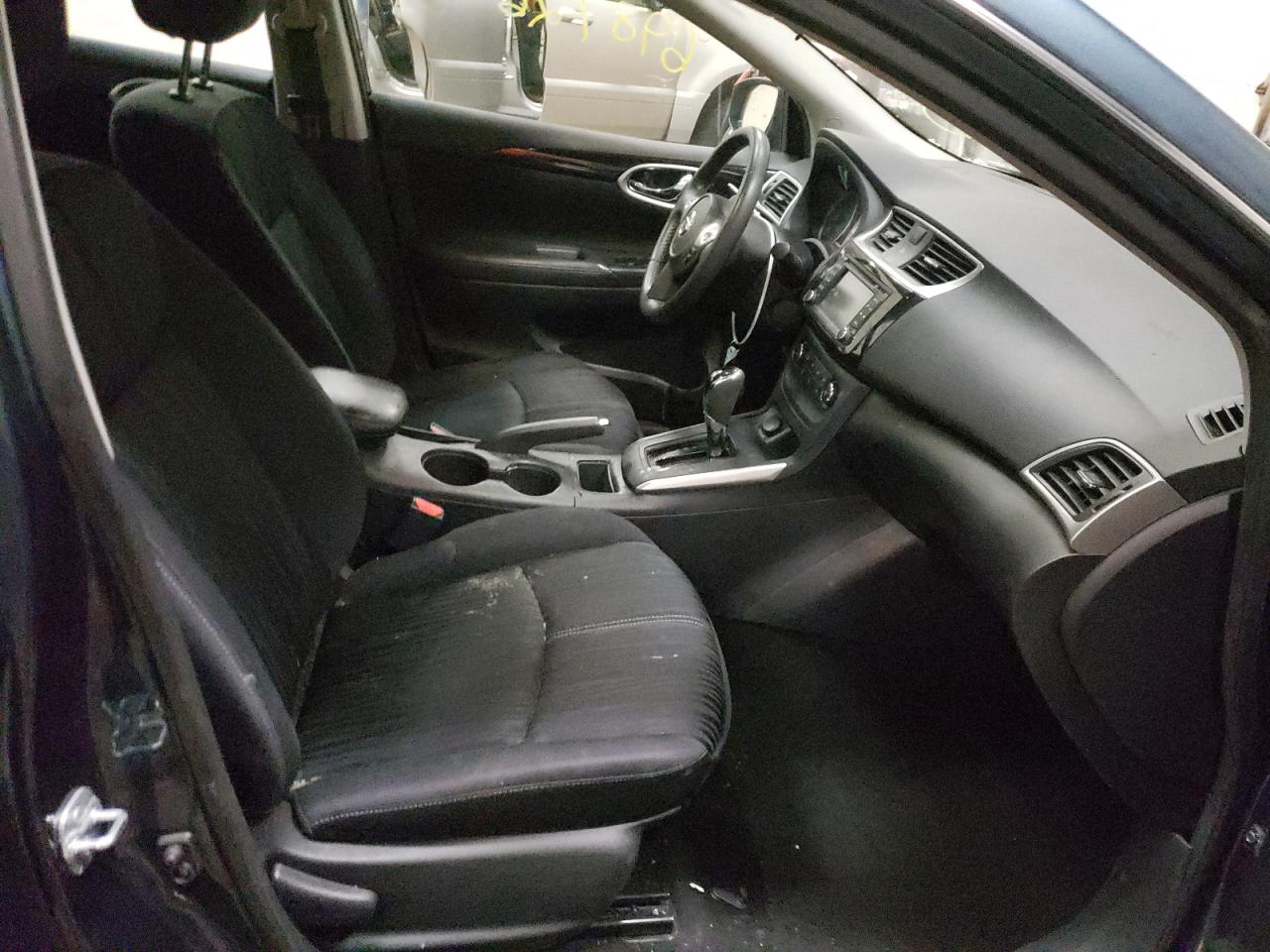 Photo 5 from auction – 2016 NISSAN SENTRA S with VIN 3N1AB7AP3GY306258