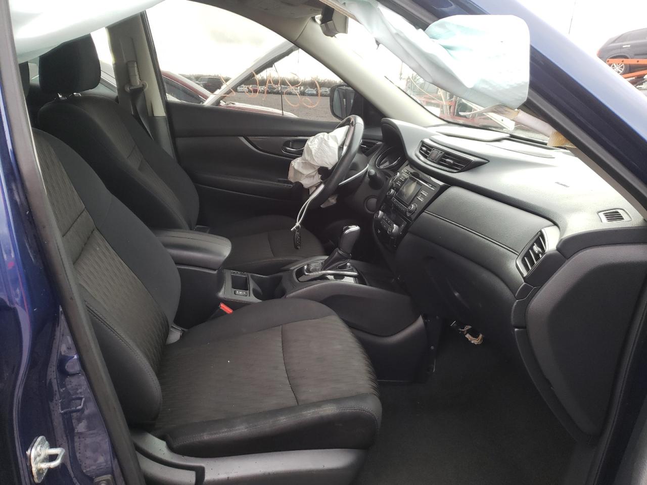 Photo 5 from auction – 2017 NISSAN ROGUE SV with VIN 5N1AT2MV5HC830671