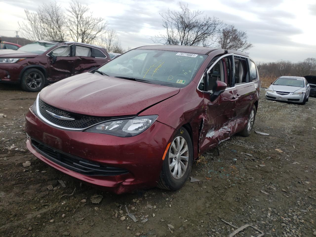 Photo 2 from auction – 2017 CHRYSLER PACIFICA T with VIN 2C4RC1DG0HR688028