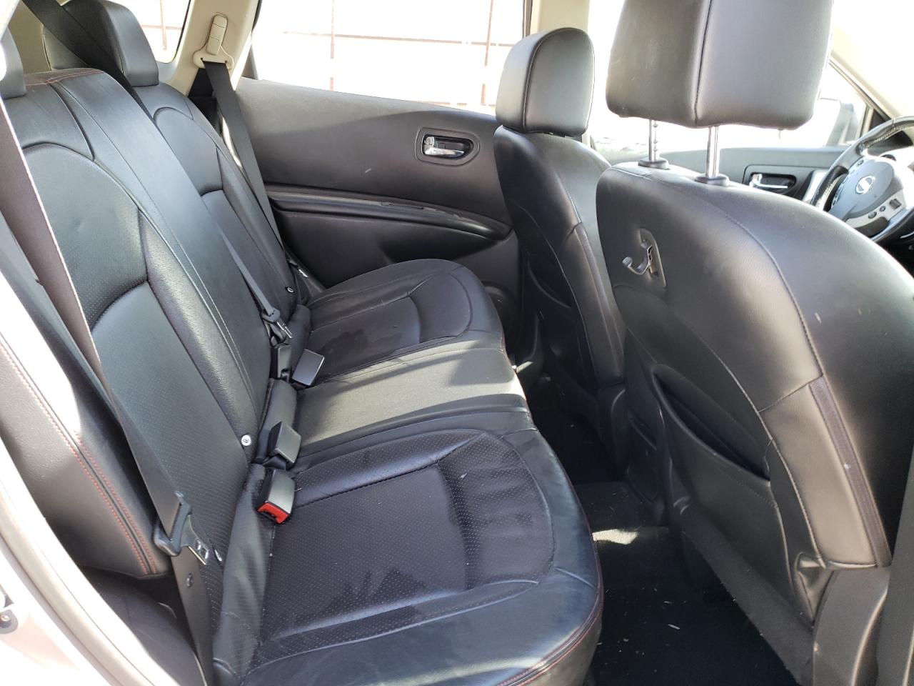 Photo 6 from auction – 2011 NISSAN ROGUE S with VIN JN8AS5MV7BW670960