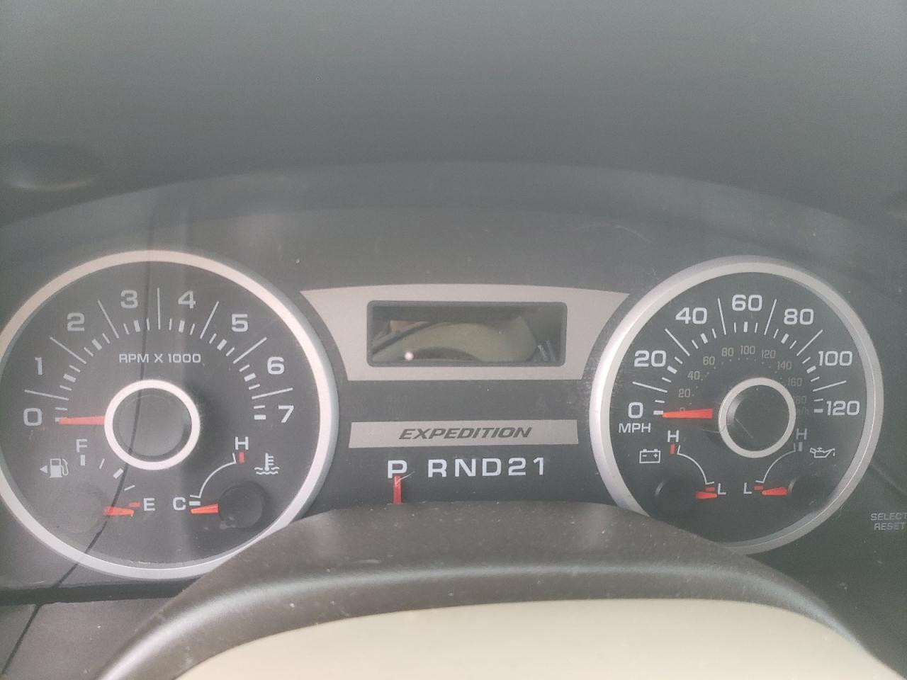 Zdjęcie 8 z aukcji – 2005 FORD EXPEDITION z VIN 1FMPU15555LA05712