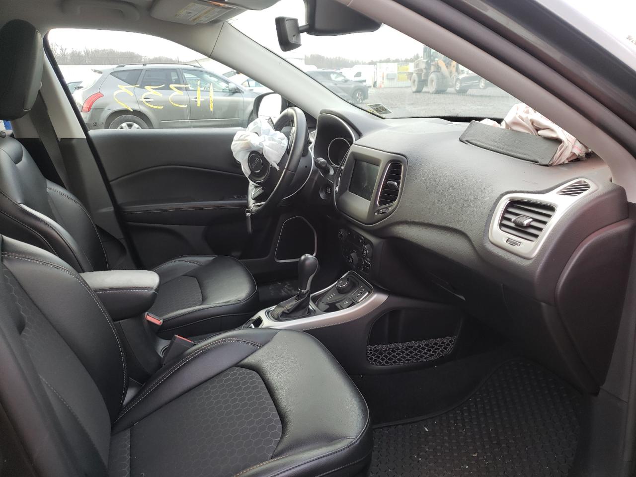 Photo 5 from auction – 2019 JEEP COMPASS LA with VIN 3C4NJDBB4KT828809