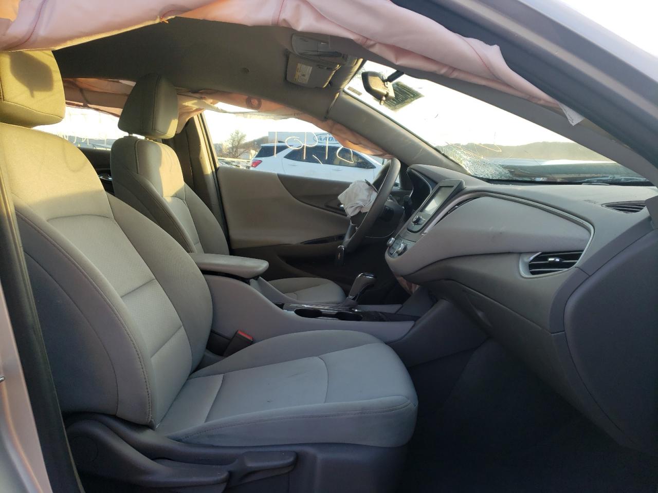 Photo 5 from auction – 2018 CHEVROLET MALIBU LS with VIN 1G1ZB5ST1JF259741