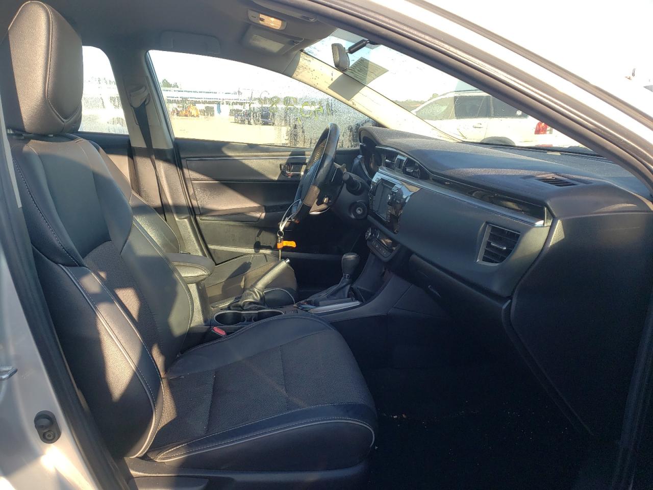 Photo 5 from auction – 2015 TOYOTA COROLLA L with VIN 2T1BURHE3FC285339