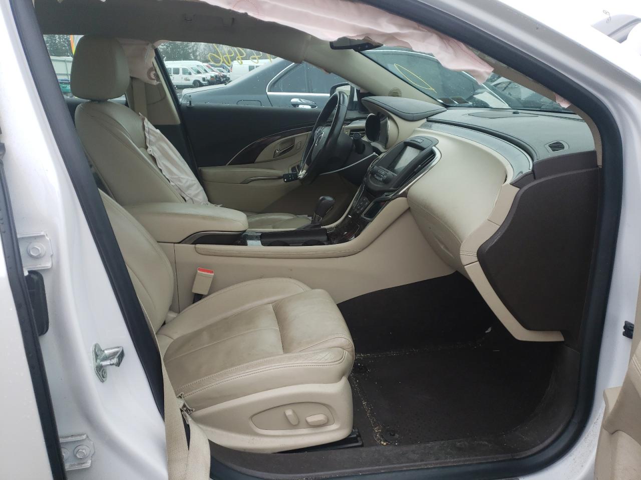 Photo 5 from auction – 2015 BUICK LACROSSE with VIN 1G4GB5G3XFF254046
