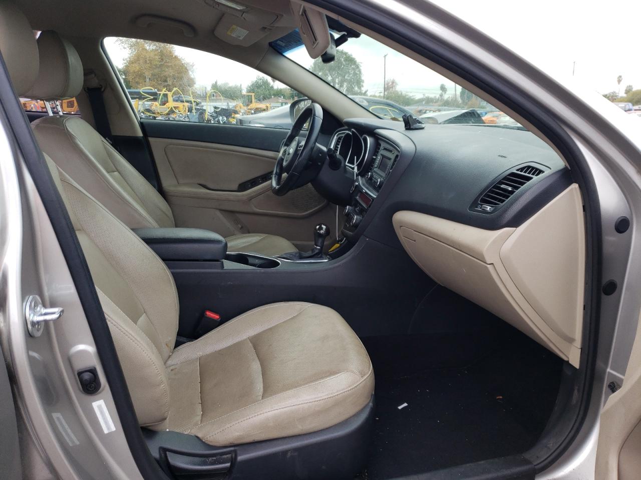 Photo 5 from auction – 2015 KIA OPTIMA EX with VIN 5XXGN4A76FG407248