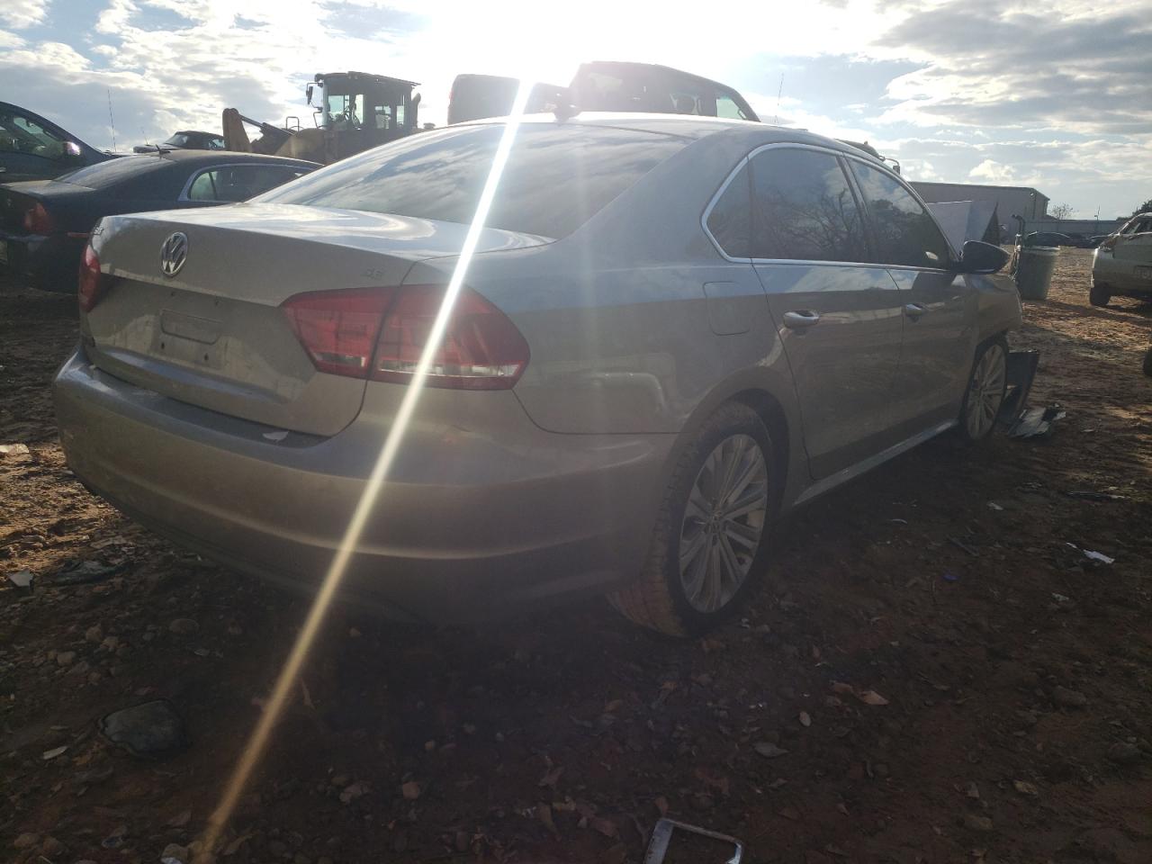 Photo 4 from auction – 2012 VOLKSWAGEN PASSAT SE with VIN 1VWBP7A36CC014149
