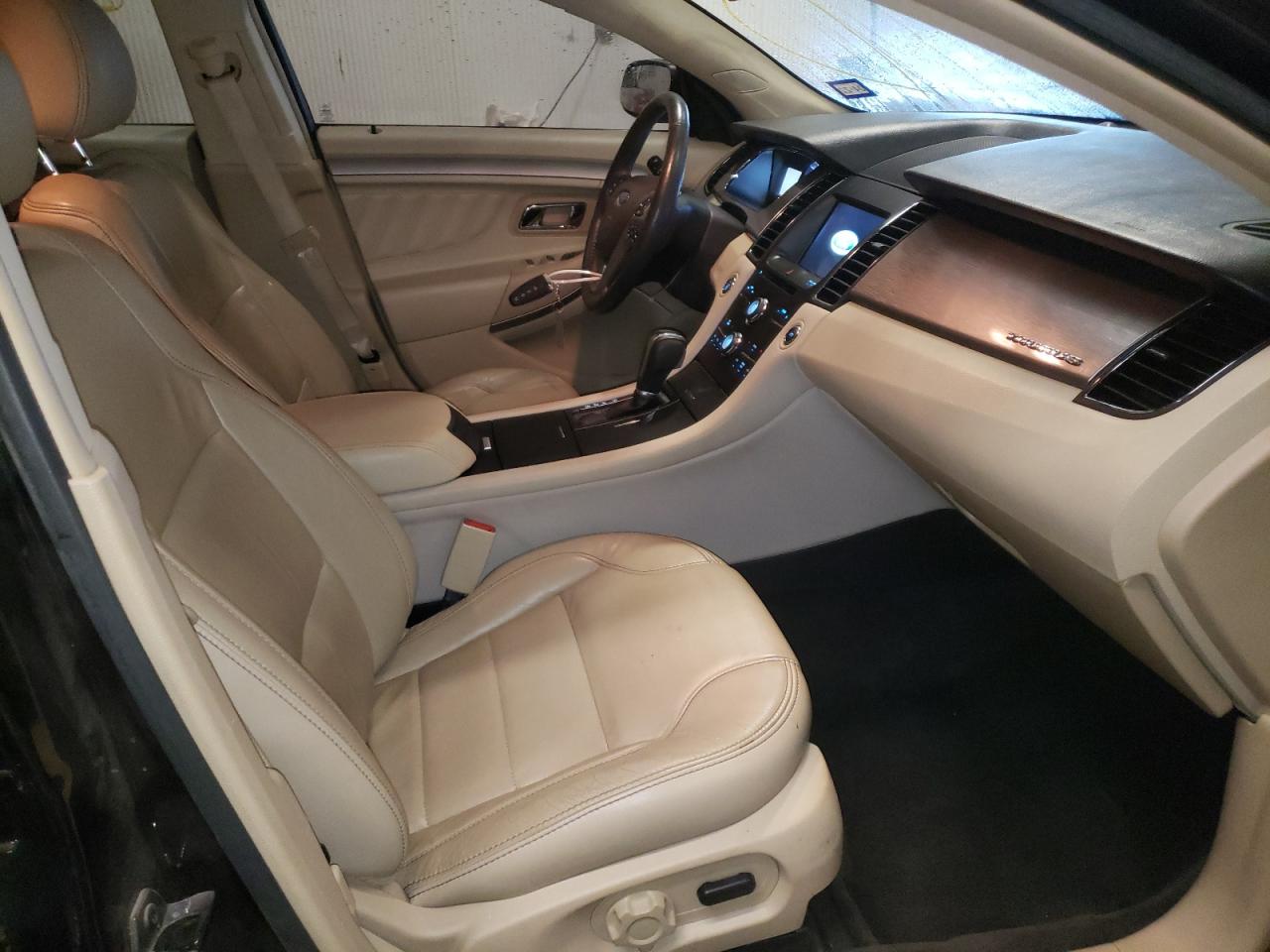 Photo 5 from auction – 2016 FORD TAURUS SEL with VIN 1FAHP2E81GG147931