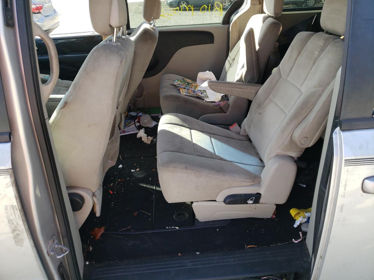 Photo 6 from auction – 2012 DODGE GRAND CARA with VIN 2C4RDGBGXCR176529