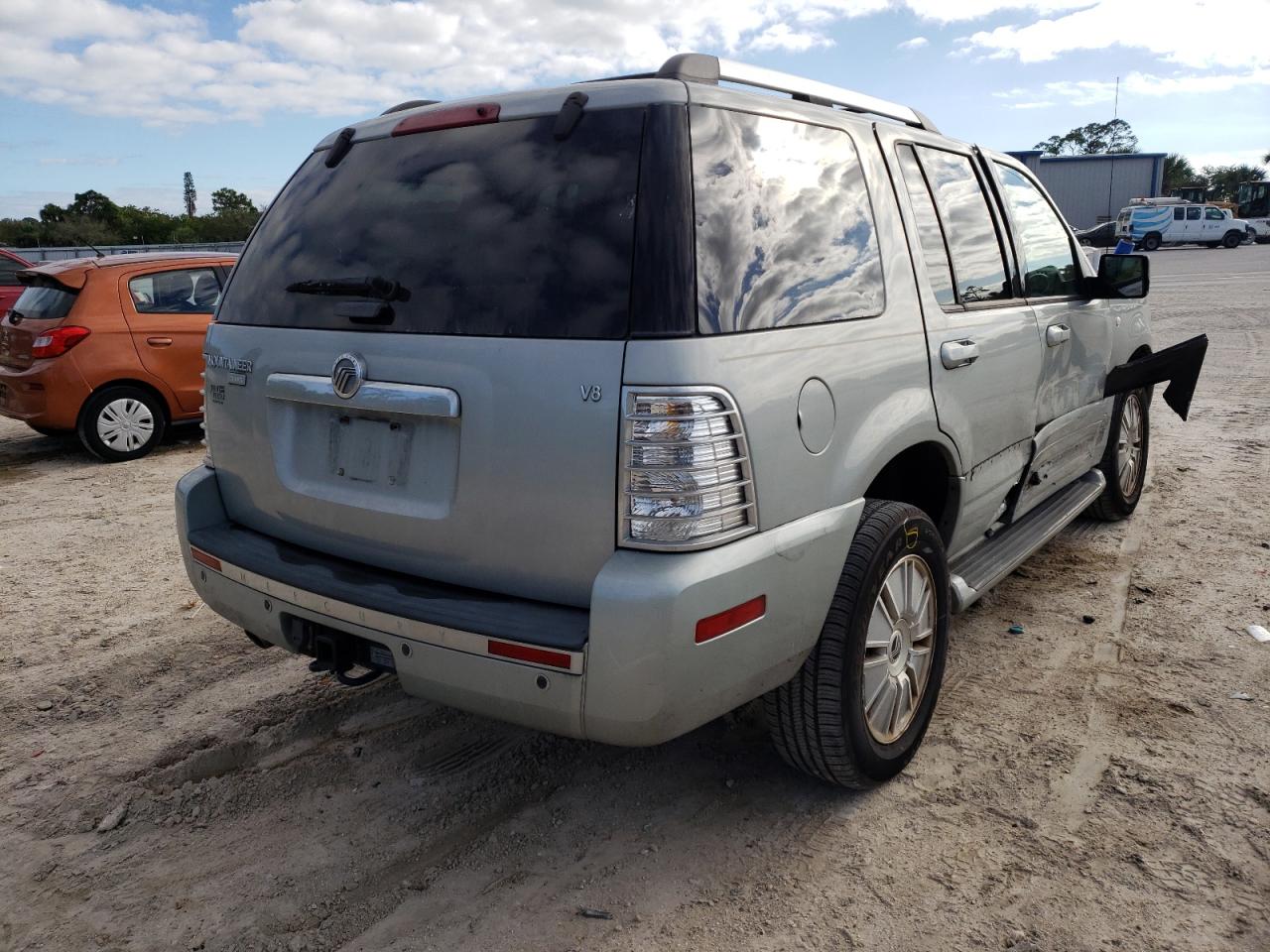 Photo 4 from auction – 2006 MERCURY MOUNTAINEE with VIN 4M2EU38826ZJ01738