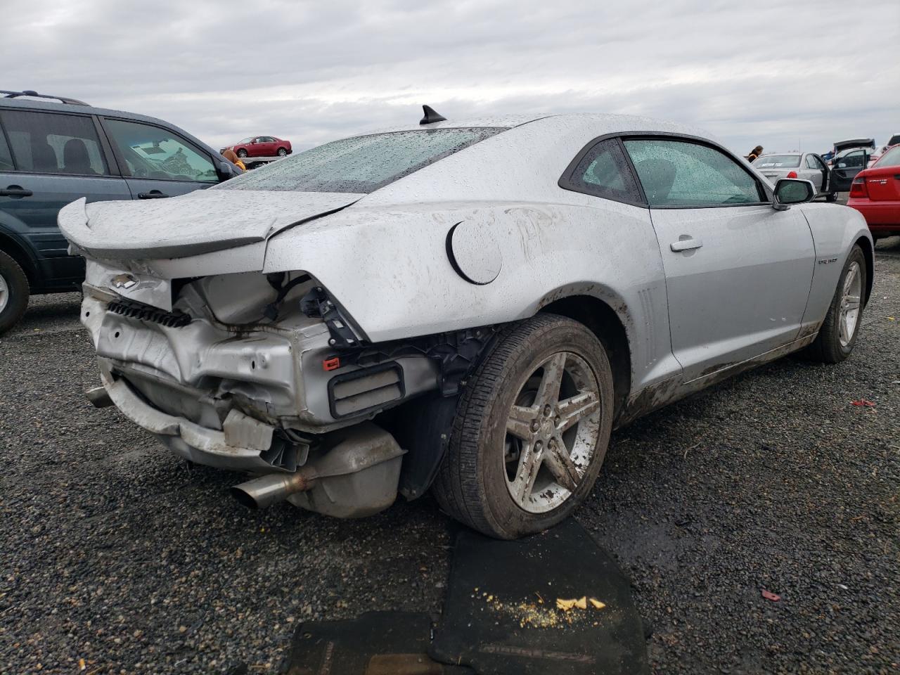 Photo 4 from auction – 2013 CHEVROLET CAMARO LS with VIN 2G1FA1E34D9125085