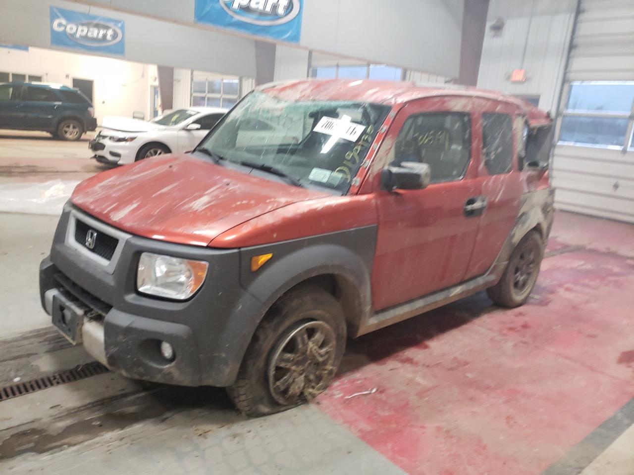 Photo 2 from auction – 2005 HONDA ELEMENT EX with VIN 5J6YH28625L006740