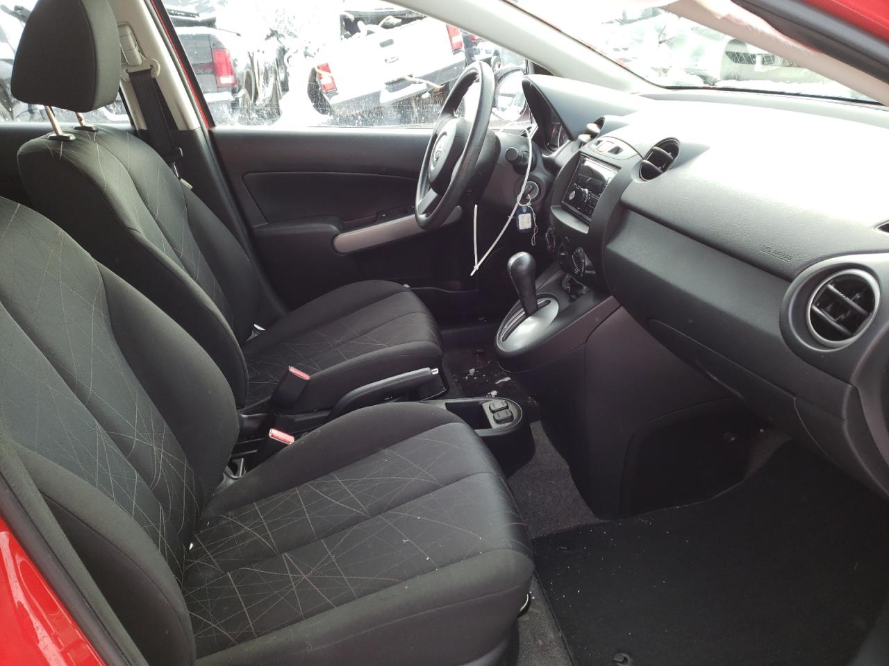 Photo 5 from auction – 2012 MAZDA MAZDA2 with VIN JM1DE1KY8C0149935