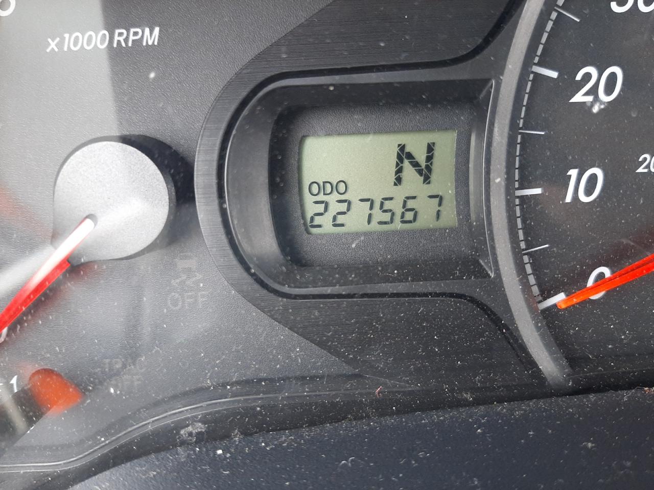 Photo 8 from auction – 2013 TOYOTA SIENNA LE with VIN 5TDKK3DC9DS323765