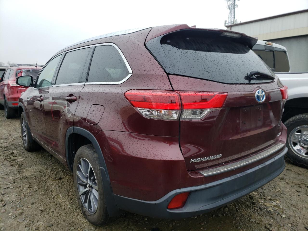 Photo 3 from auction – 2018 TOYOTA HIGHLANDER with VIN 5TDJGRFH7JS043816
