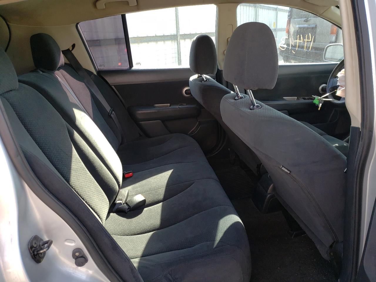 Photo 6 from auction – 2011 NISSAN VERSA S with VIN 3N1BC1CP2BL420642