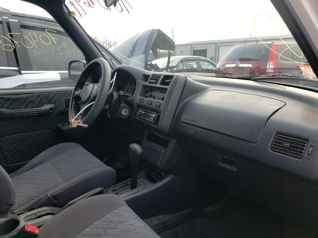 Photo 5 from auction – 1998 TOYOTA RAV4 with VIN JT3HP10VXW0194579