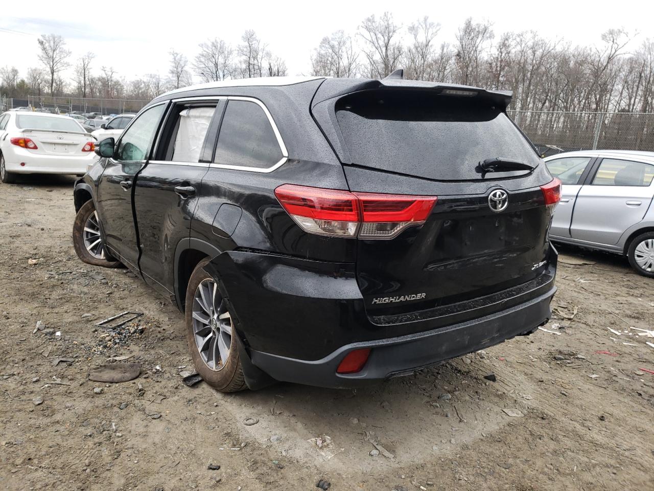 Photo 3 from auction – 2017 TOYOTA HIGHLANDER with VIN 5TDJZRFH6HS389098