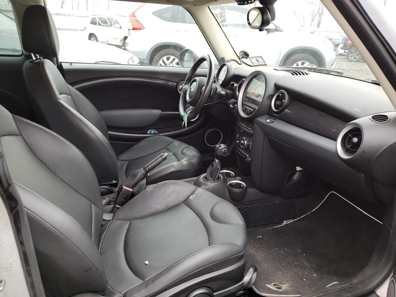 Photo 5 from auction – 2011 MINI COOPER S with VIN WMWSV3C59BTY15122