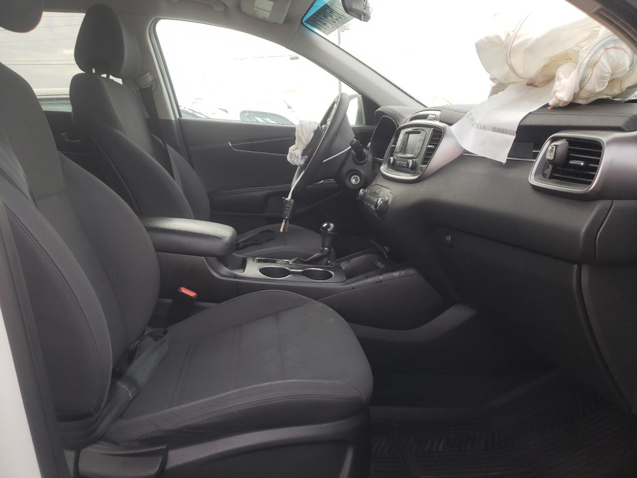 Photo 5 from auction – 2016 KIA SORENTO LX with VIN 5XYPGDA51GG003988