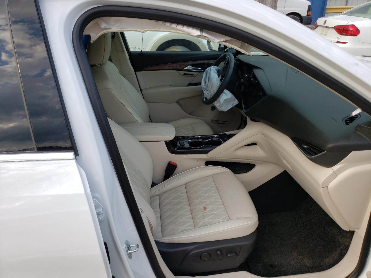 Photo 5 from auction – 2021 BUICK ENVISION A with VIN LRBFZRR40MD164646