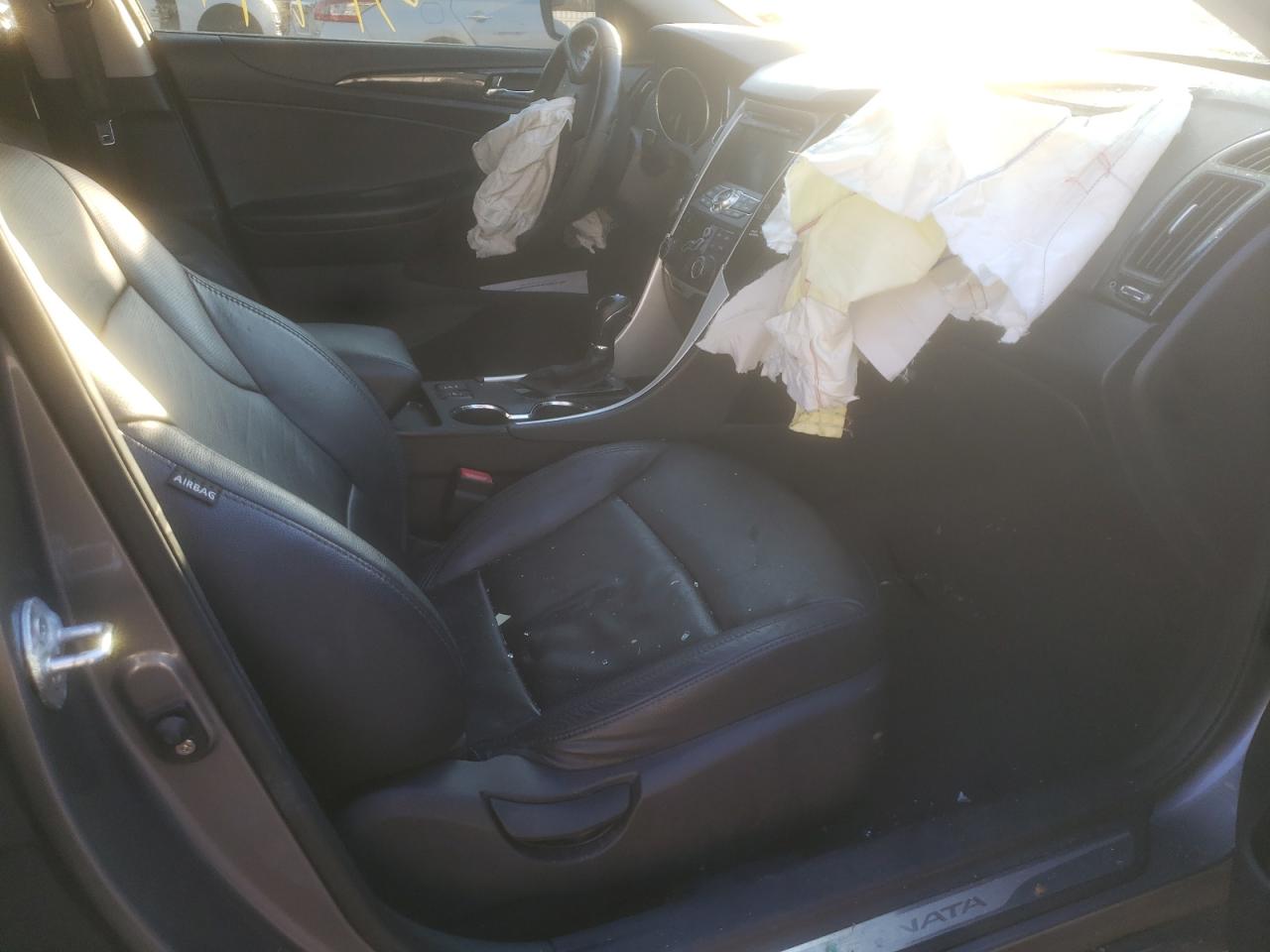 Photo 5 from auction – 2011 HYUNDAI SONATA SE with VIN 5NPEC4AC0BH223075