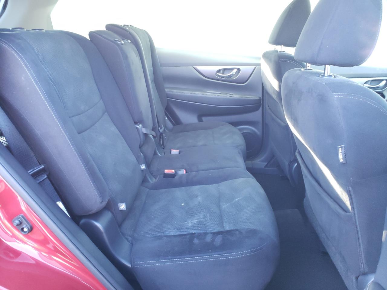 Photo 17 from auction – 2016 NISSAN ROGUE S with VIN 5N1AT2MV3GC885585