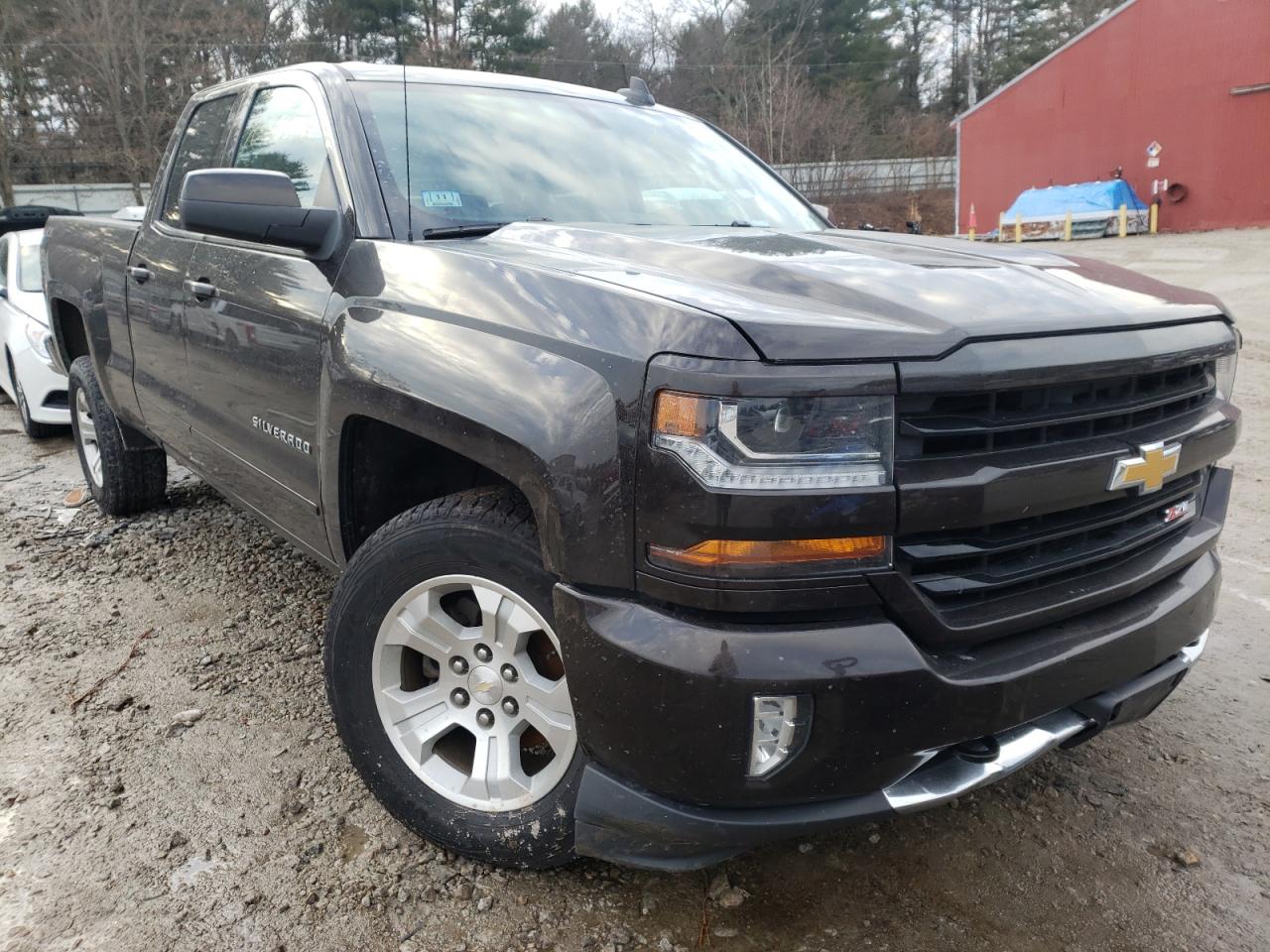 CHEVROLET SILVERADO 2018 with VIN 2GCVKREC2J1110433 - Photo from auction
