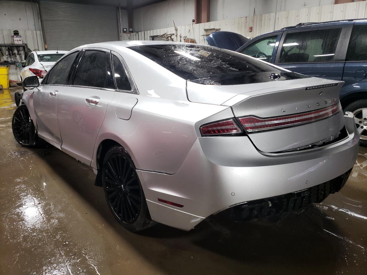 Photo 3 from auction – 2017 LINCOLN MKZ RESERV with VIN 3LN6L5E90HR637693