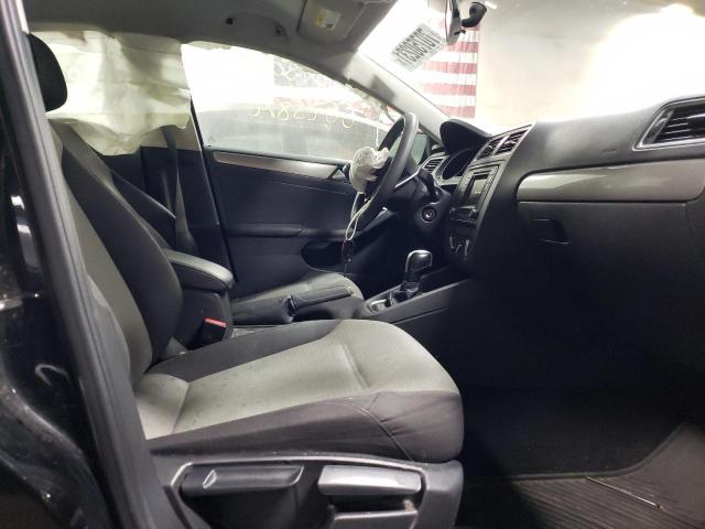 Photo 5 from auction – 2017 VOLKSWAGEN JETTA S with VIN 3VW2B7AJ4HM414164
