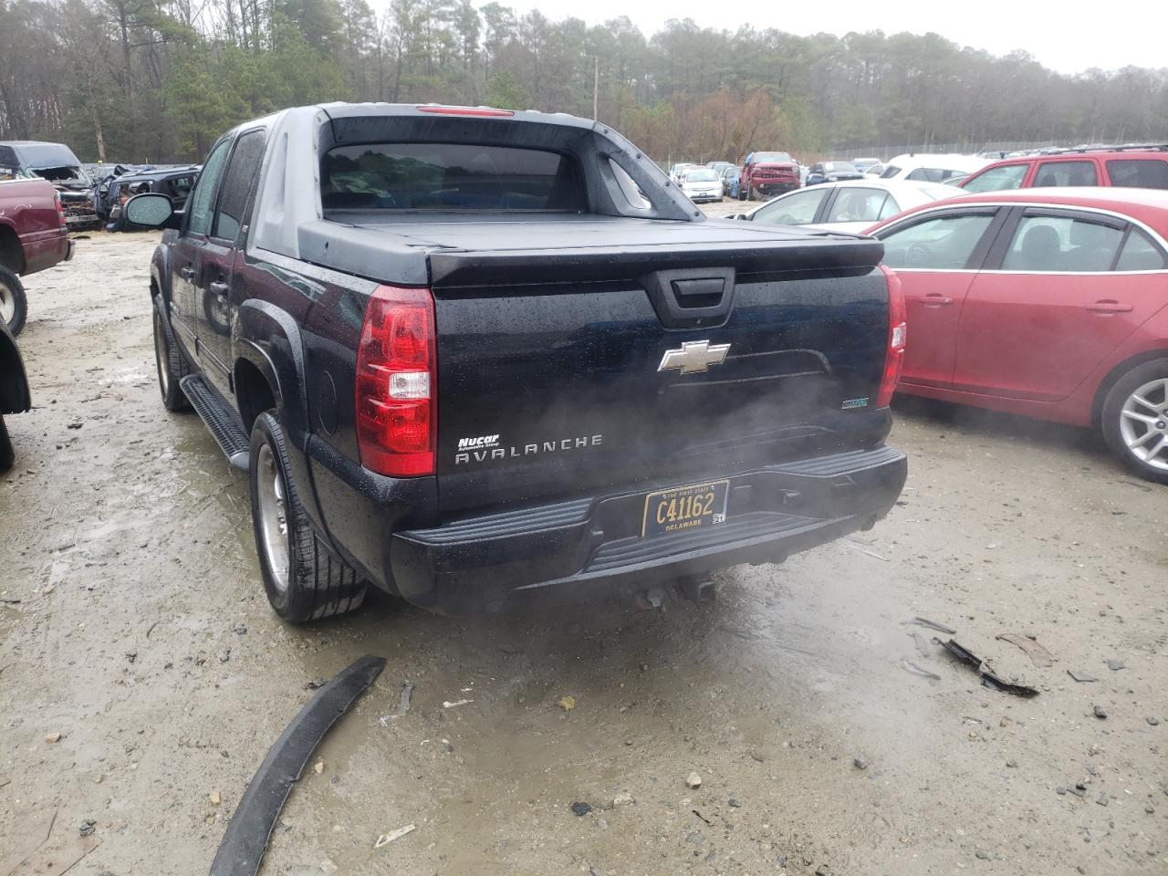 Photo 3 from auction – 2010 CHEVROLET AVALANCHE with VIN 3GNVKFE03AG122562