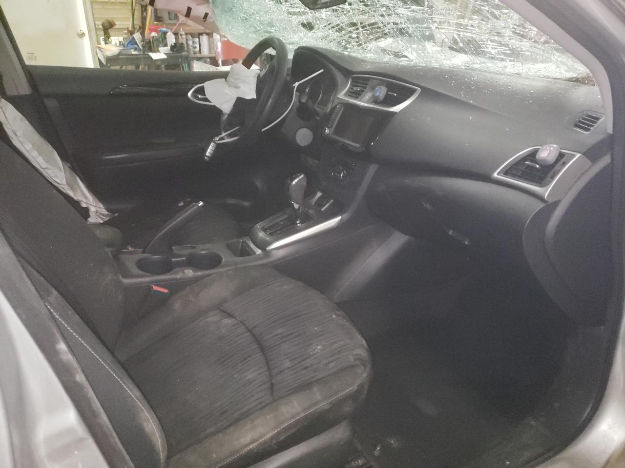 Photo 5 from auction – 2019 NISSAN SENTRA S with VIN 3N1AB7AP2KY279191