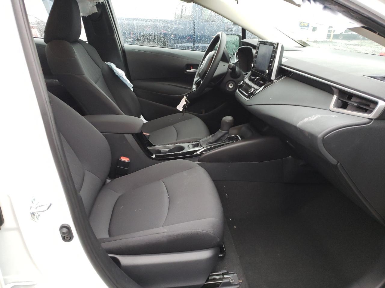 Photo 5 from auction – 2021 TOYOTA COROLLA LE with VIN 5YFEPMAE1MP171113