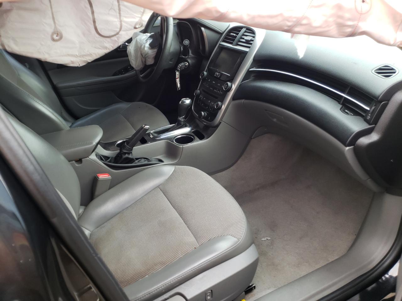 Photo 5 from auction – 2015 CHEVROLET MALIBU 2LT with VIN 1G11C5SL1FF258901