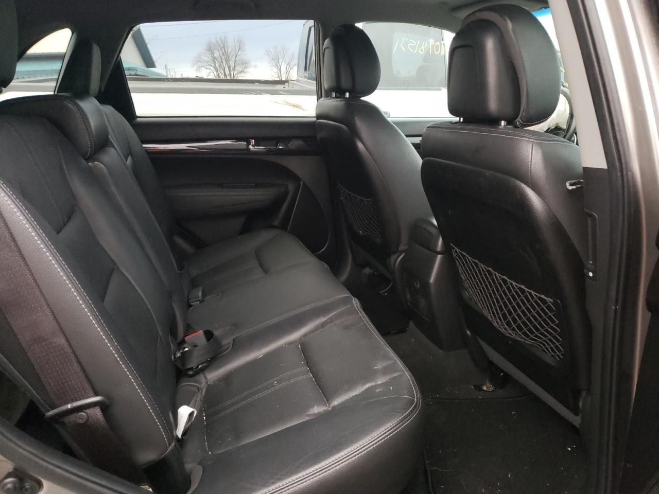 Photo 6 from auction – 2011 KIA SORENTO EX with VIN 5XYKU4A21BG182552