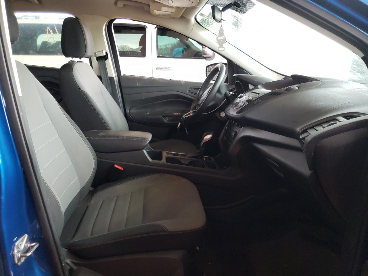 Photo 5 from auction – 2017 FORD ESCAPE S with VIN 1FMCU0F75HUB12475