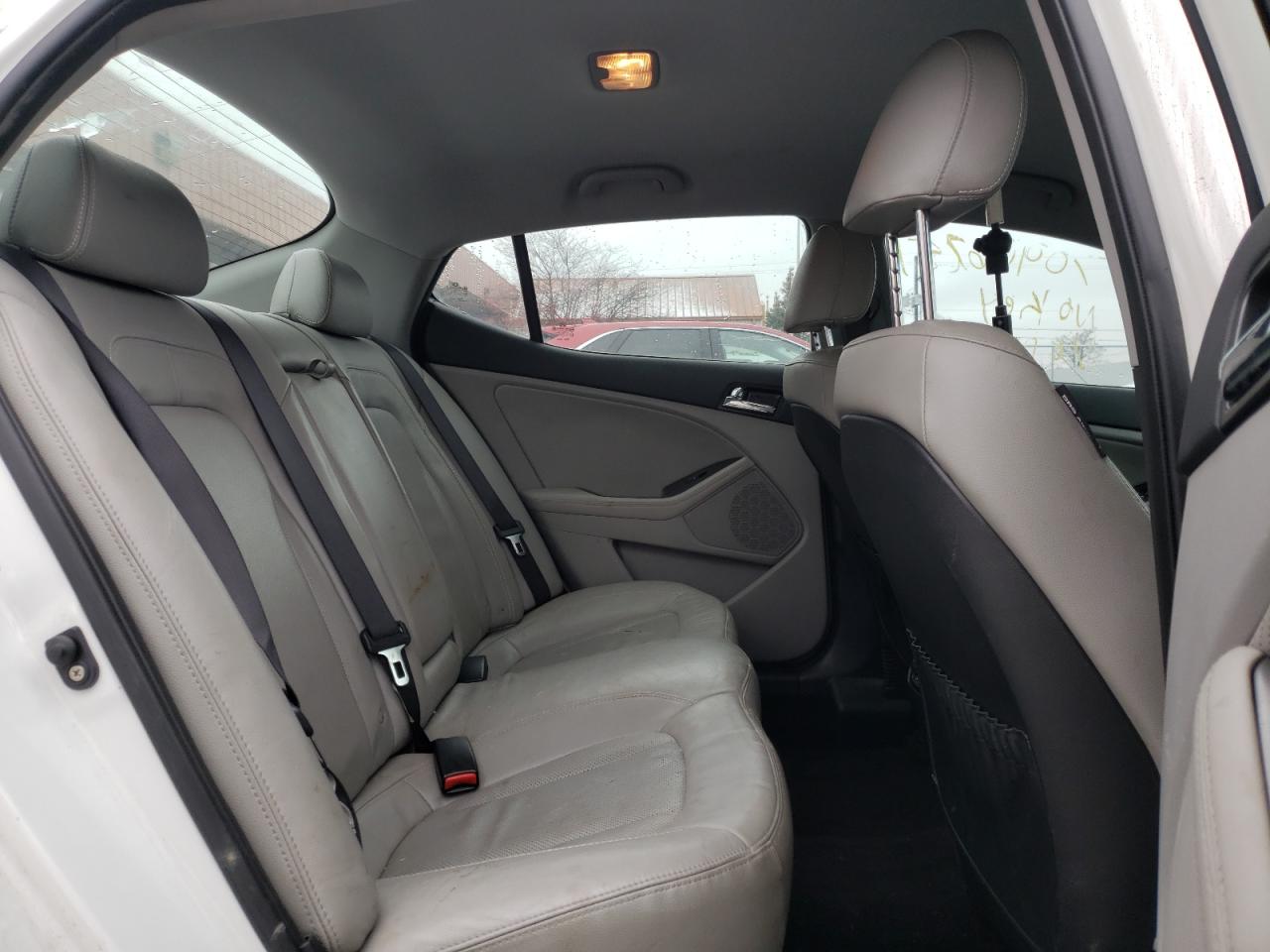 Photo 6 from auction – 2011 KIA OPTIMA EX with VIN KNAGN4A76B5076618