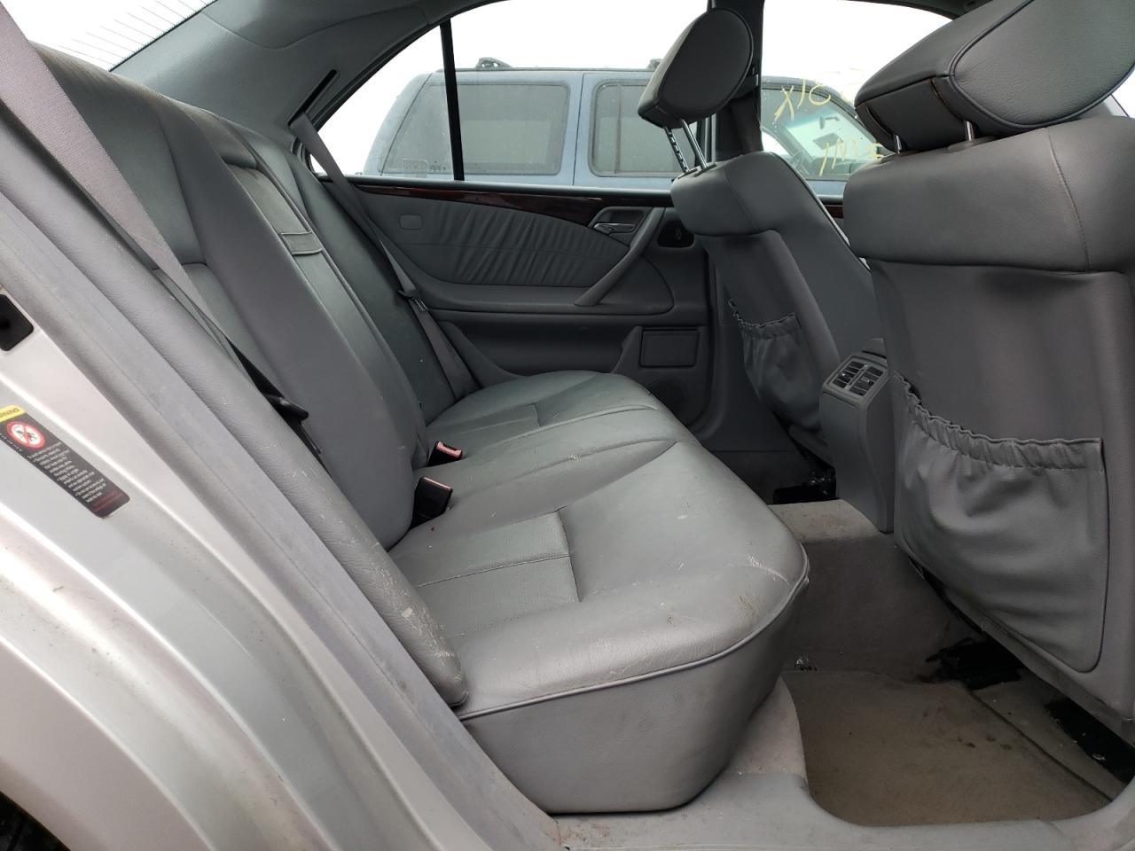 Photo 6 from auction – 2001 MERCEDES-BENZ E-CLASS with VIN WDBJF82J61X051971