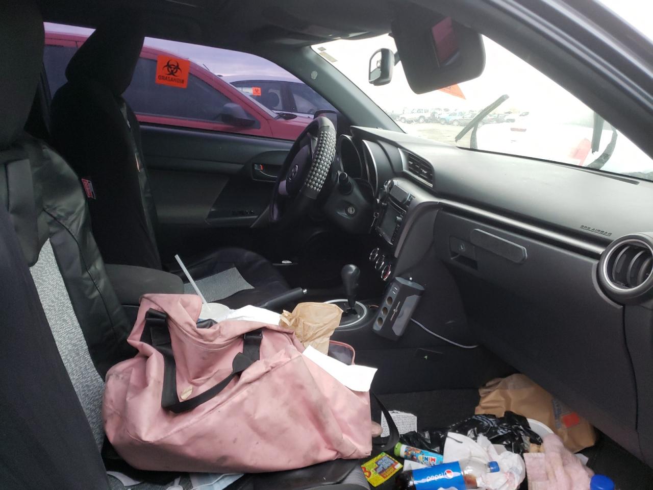 Photo 5 from auction – 2015 TOYOTA SCION TC with VIN JTKJF5C77FJ005765