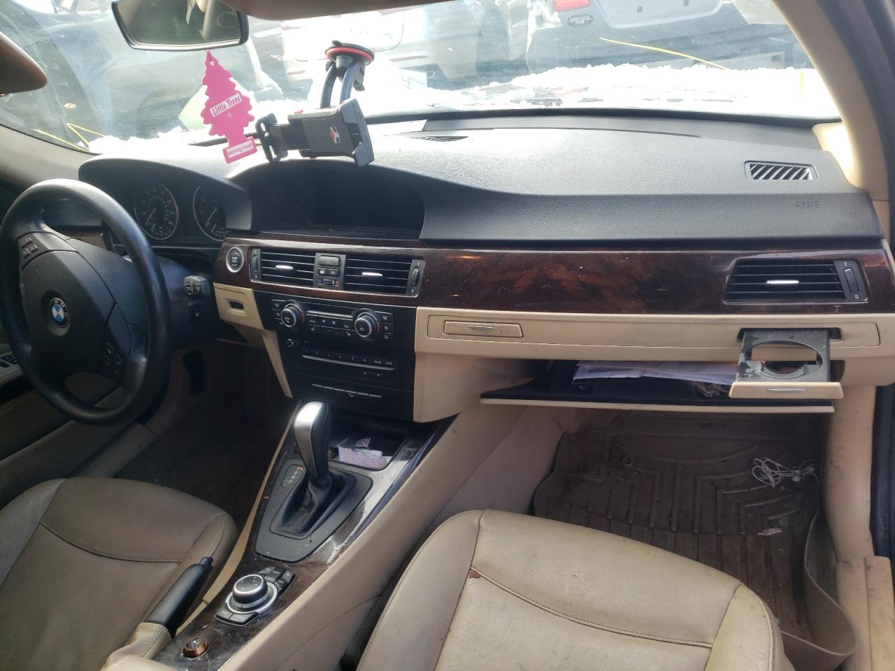 Photo 9 from auction – 2011 BMW 328 XI with VIN WBAUU3C54BA542372