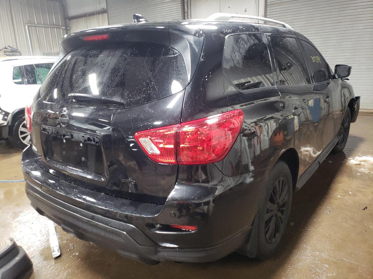 Photo 4 from auction – 2019 NISSAN PATHFINDER with VIN 5N1DR2MM5KC633526