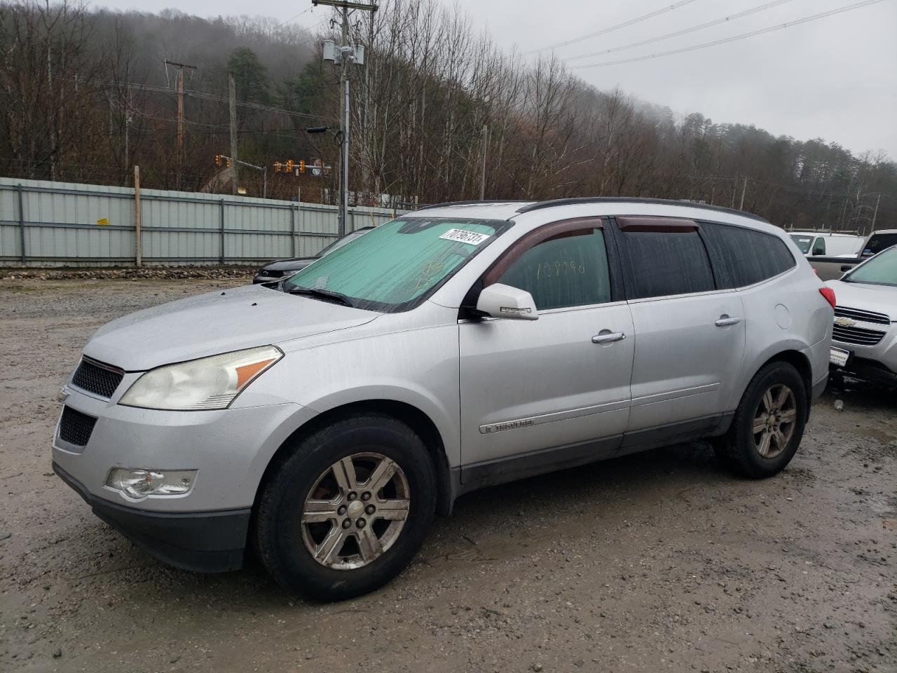 Photo 9 from auction – 2009 CHEVROLET TRAVERSE L with VIN 1GNEV23D29S100904