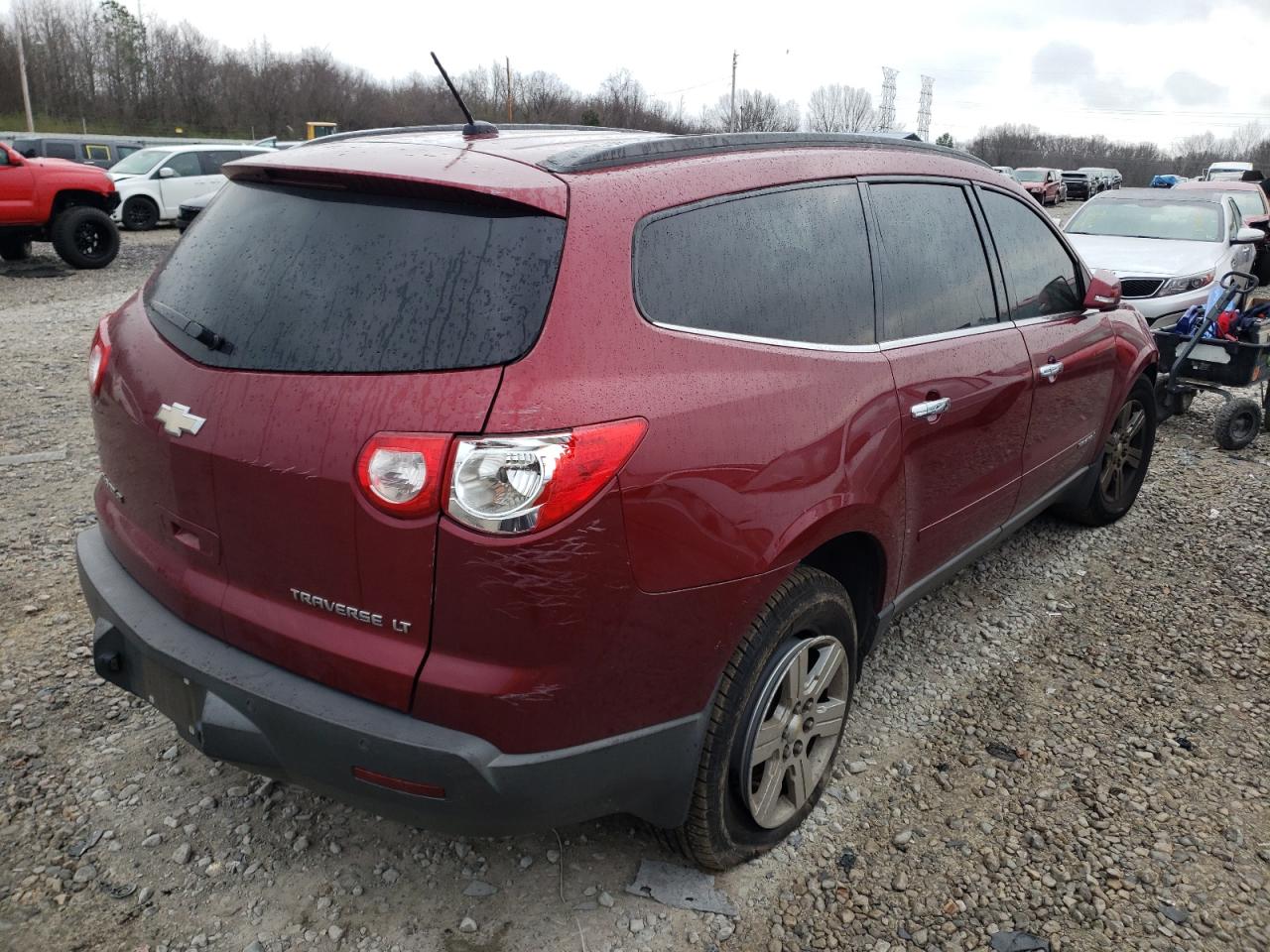 Photo 4 from auction – 2009 CHEVROLET TRAVERSE L with VIN 1GNEV23D99S178130
